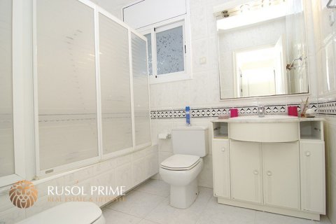 Villa zum Verkauf in Castelldefels, Barcelona, Spanien 5 Schlafzimmer, 350 m2 Nr. 8843 - Foto 11