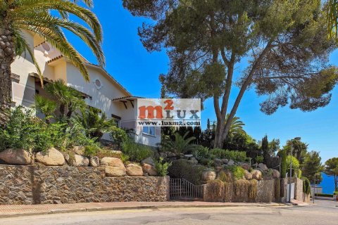 Villa zum Verkauf in Blanes, Girona, Spanien 4 Schlafzimmer, 334 m2 Nr. 16690 - Foto 2