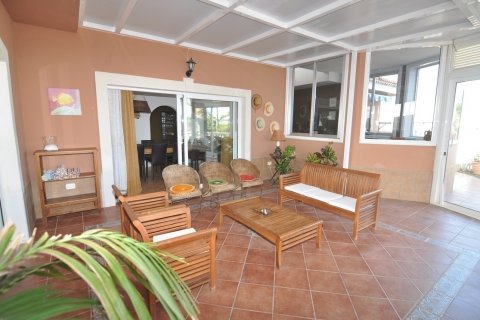 Villa zum Verkauf in Costa del Silencio, Tenerife, Spanien 4 Schlafzimmer, 300 m2 Nr. 18394 - Foto 2