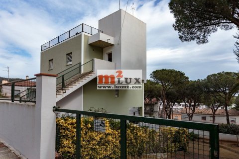 Villa zum Verkauf in Platja D'aro, Girona, Spanien 4 Schlafzimmer, 310 m2 Nr. 16706 - Foto 2