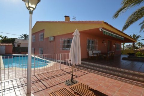 Villa zum Verkauf in Cabo Roig, Alicante, Spanien 5 Schlafzimmer, 220 m2 Nr. 19170 - Foto 4