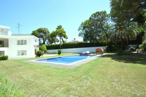 Villa zum Verkauf in Marbella, Malaga, Spanien 6 Schlafzimmer, 2644 m2 Nr. 20910 - Foto 3