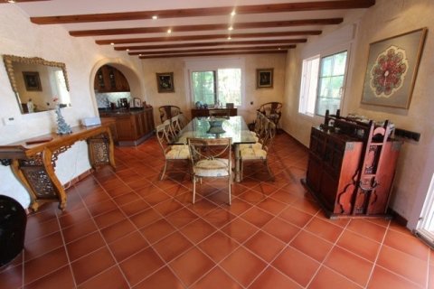Villa zum Verkauf in Calpe, Alicante, Spanien 4 Schlafzimmer, 635 m2 Nr. 24946 - Foto 6