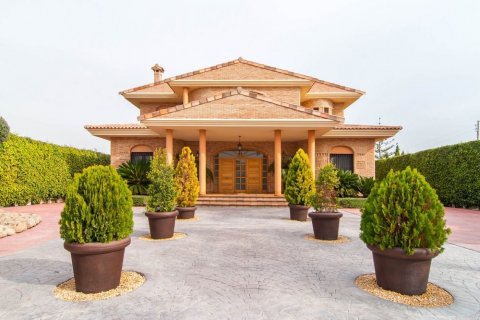 Villa zum Verkauf in San Vicente del Raspeig, Alicante, Spanien 5 Schlafzimmer, 739 m2 Nr. 25161 - Foto 1