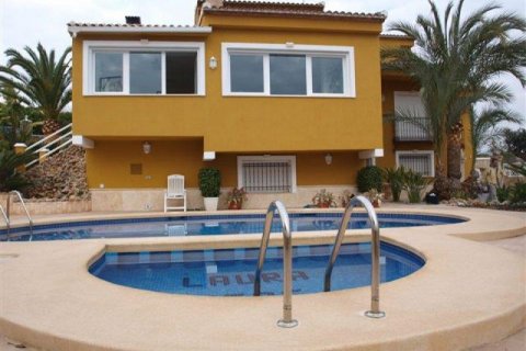 Villa zum Verkauf in Calpe, Alicante, Spanien 6 Schlafzimmer, 500 m2 Nr. 25081 - Foto 3