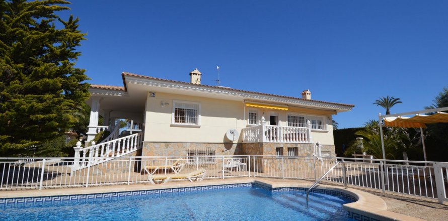 Villa in Cabo Roig, Alicante, Spanien 4 Schlafzimmer, 230 m2 Nr. 19240