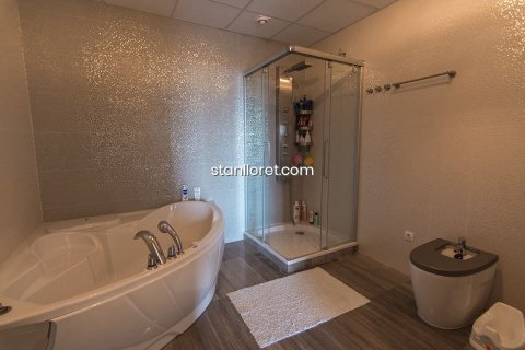 Villa zum Verkauf in Lloret de Mar, Girona, Spanien 4 Schlafzimmer, 330 m2 Nr. 28571 - Foto 24