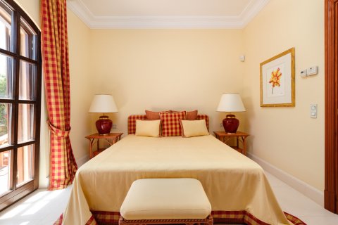Villa zum Verkauf in Benahavis, Malaga, Spanien 5 Schlafzimmer, 1025 m2 Nr. 29820 - Foto 26
