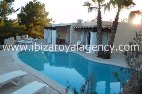 Villa zur Miete in Sant Miquel de Balansat, Ibiza, Spanien 3 Schlafzimmer, 250 m2 Nr. 30889 - Foto 2