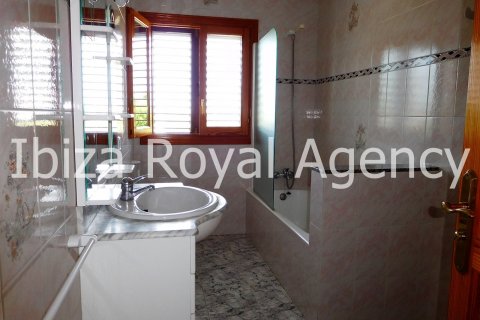 Villa zur Miete in San Antonio De Portmany, Ibiza, Spanien 4 Schlafzimmer, 230 m2 Nr. 30878 - Foto 17