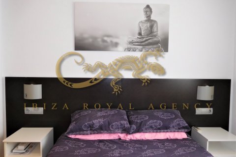 Penthäuser zur Miete in Playa d'en Bossa, Ibiza, Spanien 2 Schlafzimmer, 75 m2 Nr. 30851 - Foto 19