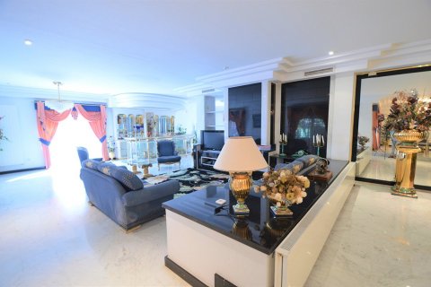 Villa zum Verkauf in La Zenia, Alicante, Spanien 6 Schlafzimmer, 650 m2 Nr. 35319 - Foto 7