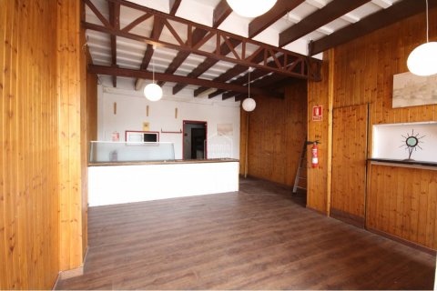 Bar zum Verkauf in Mahon, Menorca, Spanien 3 Schlafzimmer, 181 m2 Nr. 24190 - Foto 2
