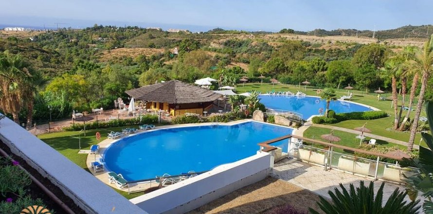 Villa in Benahavis, Malaga, Spanien 2 Schlafzimmer, 153 m2 Nr. 38703