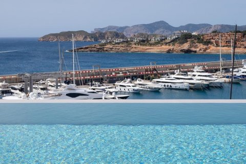 Villa zum Verkauf in Port Adriano, Mallorca, Spanien 4 Schlafzimmer, 615 m2 Nr. 32650 - Foto 2