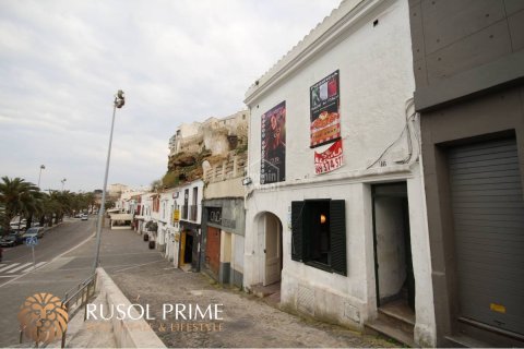 Bar zum Verkauf in Mahon, Menorca, Spanien 3 Schlafzimmer, 181 m2 Nr. 38242 - Foto 1