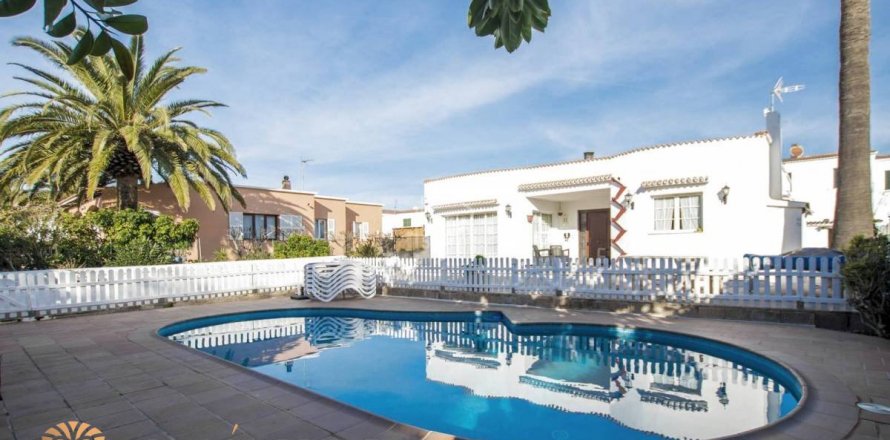 Villa in Ciutadella De Menorca, Menorca, Spanien 4 Schlafzimmer, 130 m2 Nr. 39007