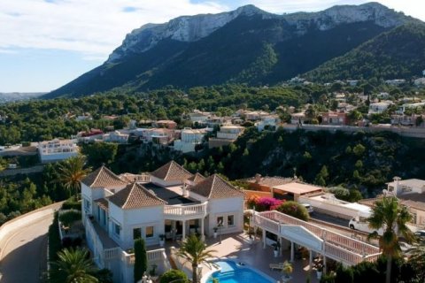 Villa zum Verkauf in Denia, Alicante, Spanien 4 Schlafzimmer, 469 m2 Nr. 45403 - Foto 2