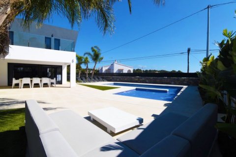 Villa zum Verkauf in Calpe, Alicante, Spanien 6 Schlafzimmer, 280 m2 Nr. 42907 - Foto 2