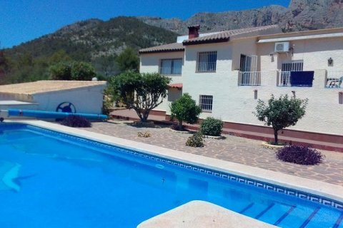 Villa zum Verkauf in Polop, Alicante, Spanien 6 Schlafzimmer, 268 m2 Nr. 45771 - Foto 4