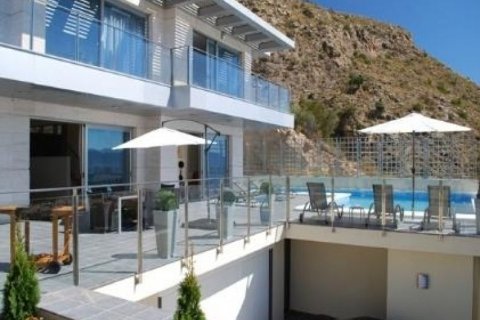 Villa zum Verkauf in Finestrat, Alicante, Spanien 3 Schlafzimmer, 496 m2 Nr. 43593 - Foto 1