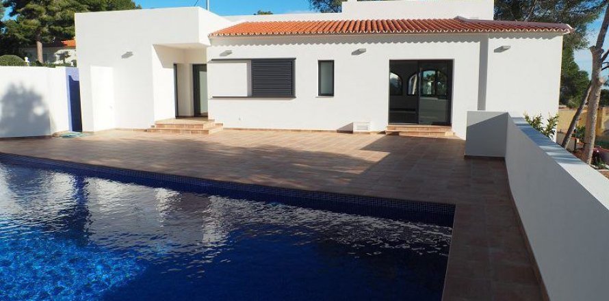 Villa in Benissa, Alicante, Spanien 4 Schlafzimmer, 180 m2 Nr. 45215