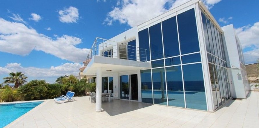 Villa in El Campello, Alicante, Spanien 4 Schlafzimmer, 563 m2 Nr. 44131