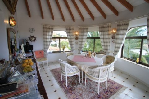 Villa zum Verkauf in Calpe, Alicante, Spanien 4 Schlafzimmer, 240 m2 Nr. 45623 - Foto 6