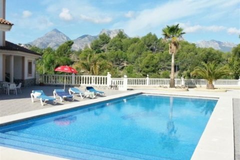 Villa zum Verkauf in La Nucia, Alicante, Spanien 5 Schlafzimmer, 475 m2 Nr. 44394 - Foto 2