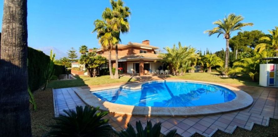 Villa in Benidorm, Alicante, Spanien 7 Schlafzimmer, 650 m2 Nr. 42610