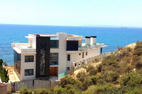 Villa zum Verkauf in Alicante, Spanien 7 Schlafzimmer, 1.14 m2 Nr. 43842 - Foto 1