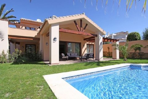 Villa zum Verkauf in Marbella, Malaga, Spanien 5 Schlafzimmer, 490 m2 Nr. 45273 - Foto 3