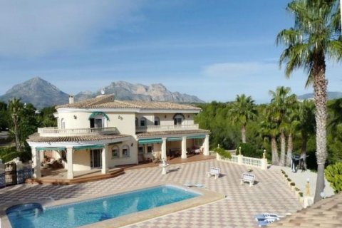 Villa zum Verkauf in Alfaz del Pi, Alicante, Spanien 8 Schlafzimmer, 1 m2 Nr. 43875 - Foto 1