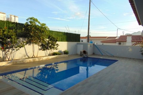 Villa zum Verkauf in Calpe, Alicante, Spanien 4 Schlafzimmer, 200 m2 Nr. 44912 - Foto 3