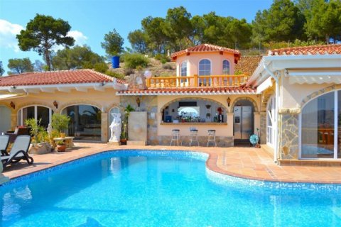 Villa zum Verkauf in Alfaz del Pi, Alicante, Spanien 5 Schlafzimmer,  Nr. 45513 - Foto 1