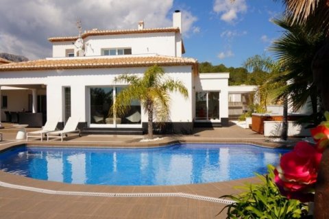 Villa zum Verkauf in Calpe, Alicante, Spanien 3 Schlafzimmer, 260 m2 Nr. 44312 - Foto 6