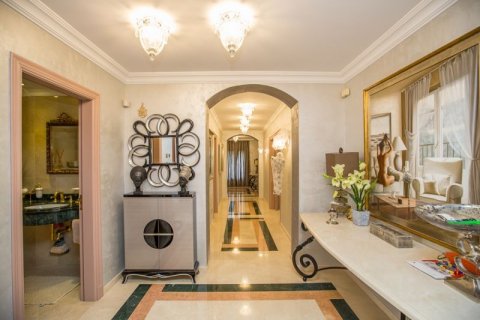 Villa zum Verkauf in Malaga, Spanien 6 Schlafzimmer, 750 m2 Nr. 44365 - Foto 8
