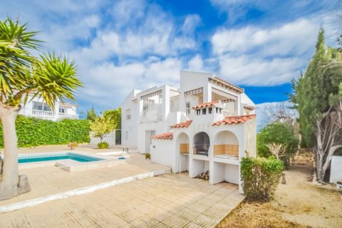 Villa zum Verkauf in Alfaz del Pi, Alicante, Spanien 4 Schlafzimmer, 240 m2 Nr. 42174 - Foto 3
