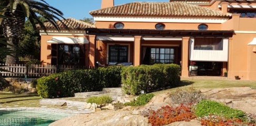 Villa in Manilva, Malaga, Spanien 4 Schlafzimmer, 400 m2 Nr. 45572