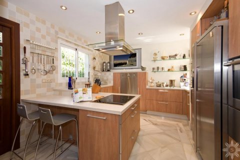 Villa zum Verkauf Marbella, Malaga, Spanien 4 Schlafzimmer, 340 m2 Nr. 41414 - Foto 14