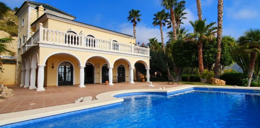 Villa in El Campello, Alicante, Spanien 4 Schlafzimmer, 250 m2 Nr. 41687