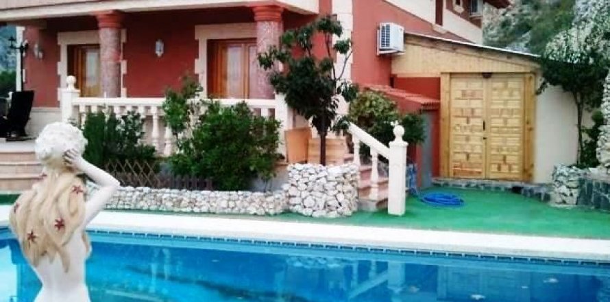 Villa in La Nucia, Alicante, Spanien 5 Schlafzimmer, 350 m2 Nr. 45409