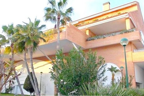 Villa zum Verkauf in Alicante, Spanien 8 Schlafzimmer, 550 m2 Nr. 45029 - Foto 2