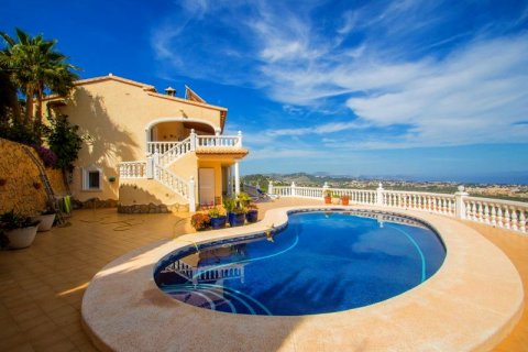 Villa zum Verkauf in Calpe, Alicante, Spanien 4 Schlafzimmer, 300 m2 Nr. 42775 - Foto 3