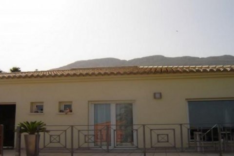 Villa zum Verkauf in Denia, Alicante, Spanien 3 Schlafzimmer, 235 m2 Nr. 45263 - Foto 2