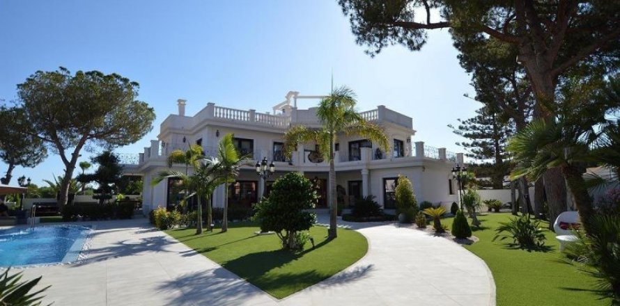 Villa in Campoamor, Alicante, Spanien 5 Schlafzimmer, 606 m2 Nr. 41736