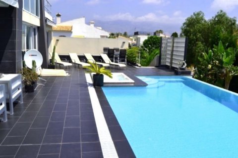 Villa zum Verkauf in Alfaz del Pi, Alicante, Spanien 5 Schlafzimmer, 600 m2 Nr. 43707 - Foto 4
