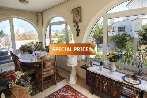 Villa zum Verkauf in La Nucia, Alicante, Spanien 3 Schlafzimmer, 179 m2 Nr. 45685 - Foto 9