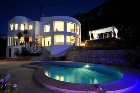 Villa zum Verkauf in Denia, Alicante, Spanien 3 Schlafzimmer, 250 m2 Nr. 44902 - Foto 1
