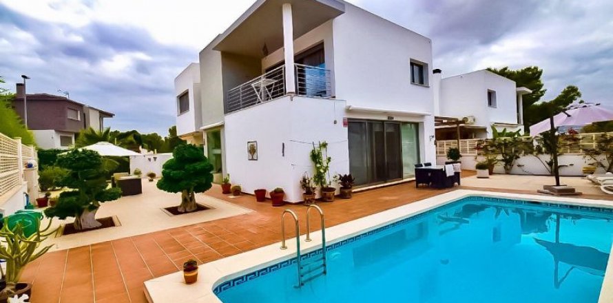 Villa in Alfaz del Pi, Alicante, Spanien 3 Schlafzimmer, 195 m2 Nr. 43861